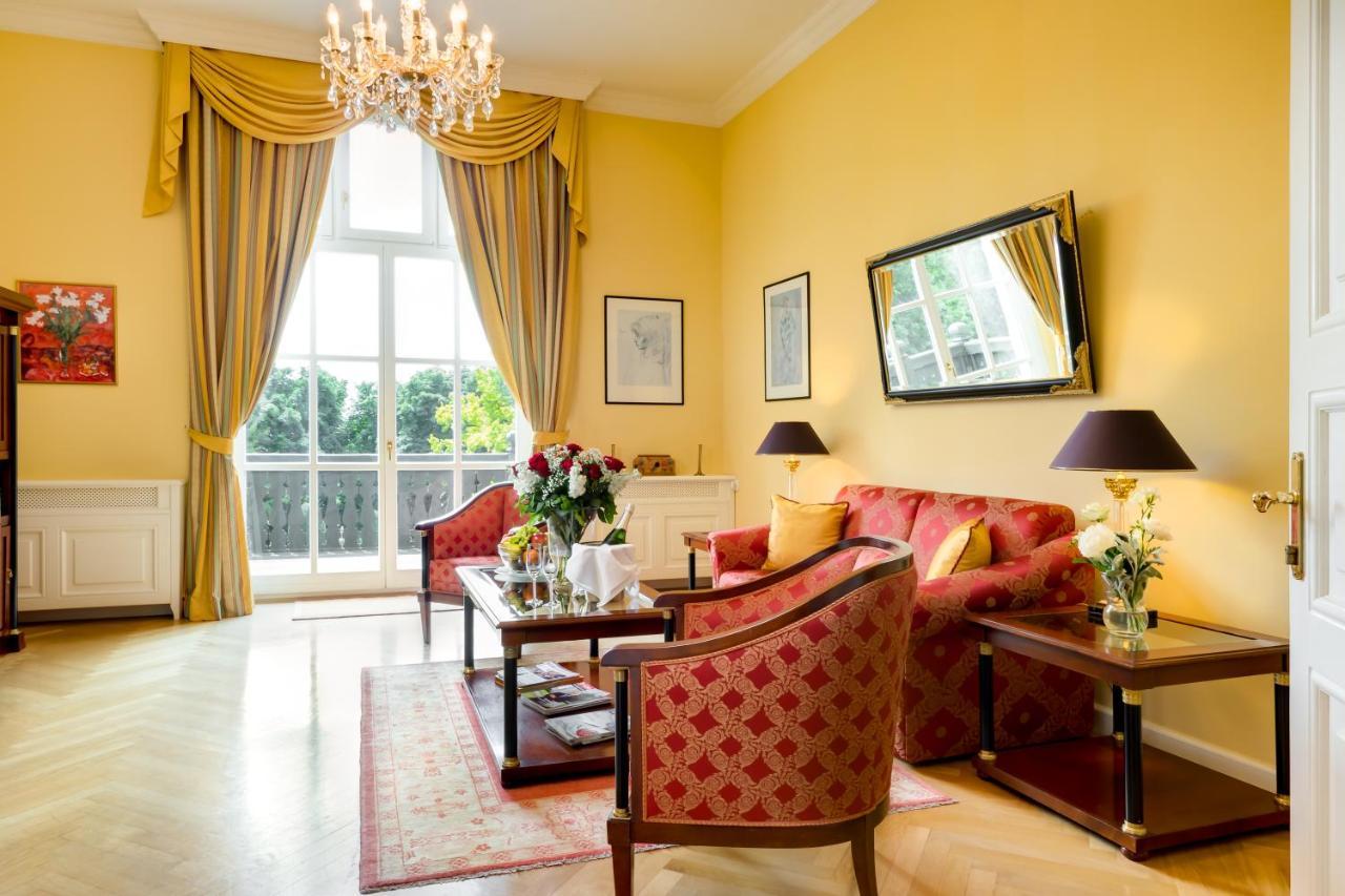 Castle Hotel Grof Degenfeld Superior Tarcal Bagian luar foto