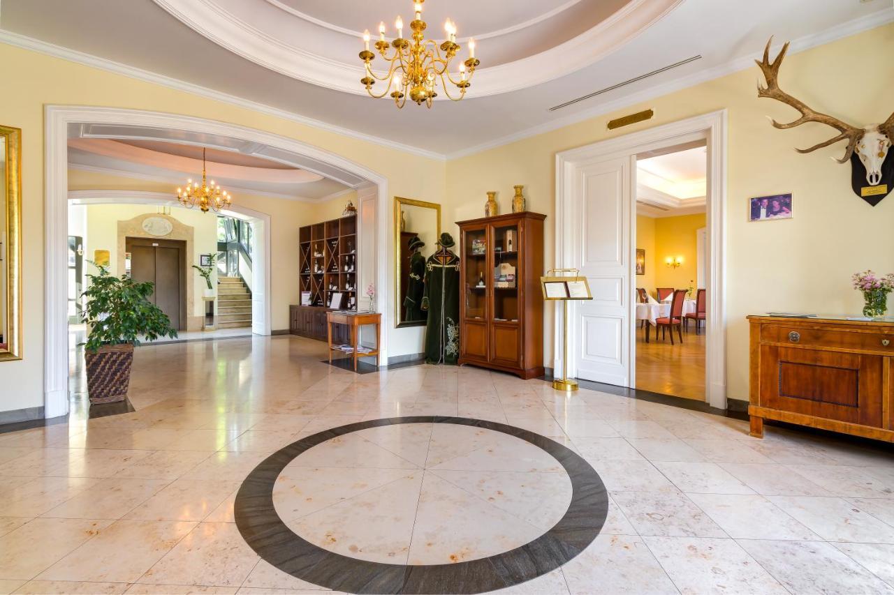 Castle Hotel Grof Degenfeld Superior Tarcal Bagian luar foto