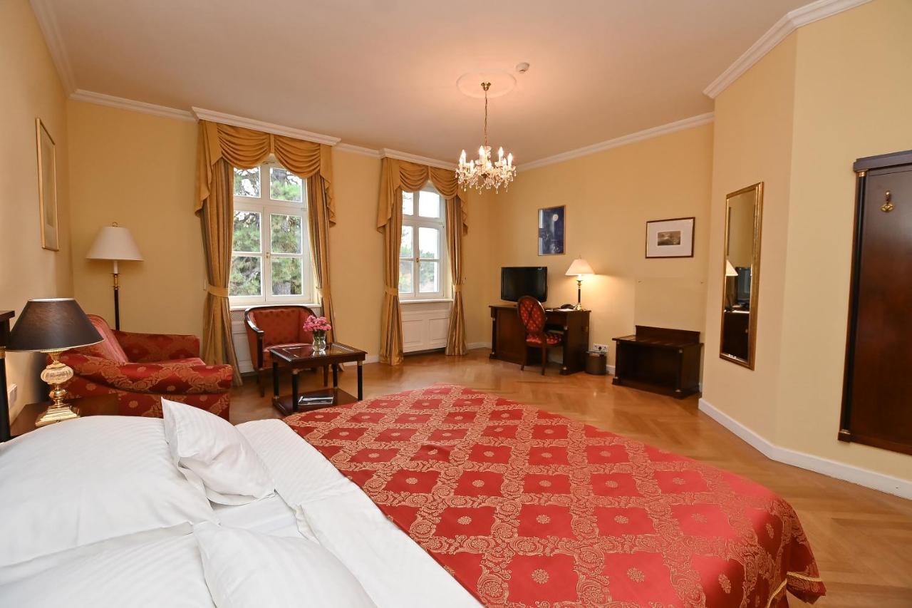 Castle Hotel Grof Degenfeld Superior Tarcal Bagian luar foto