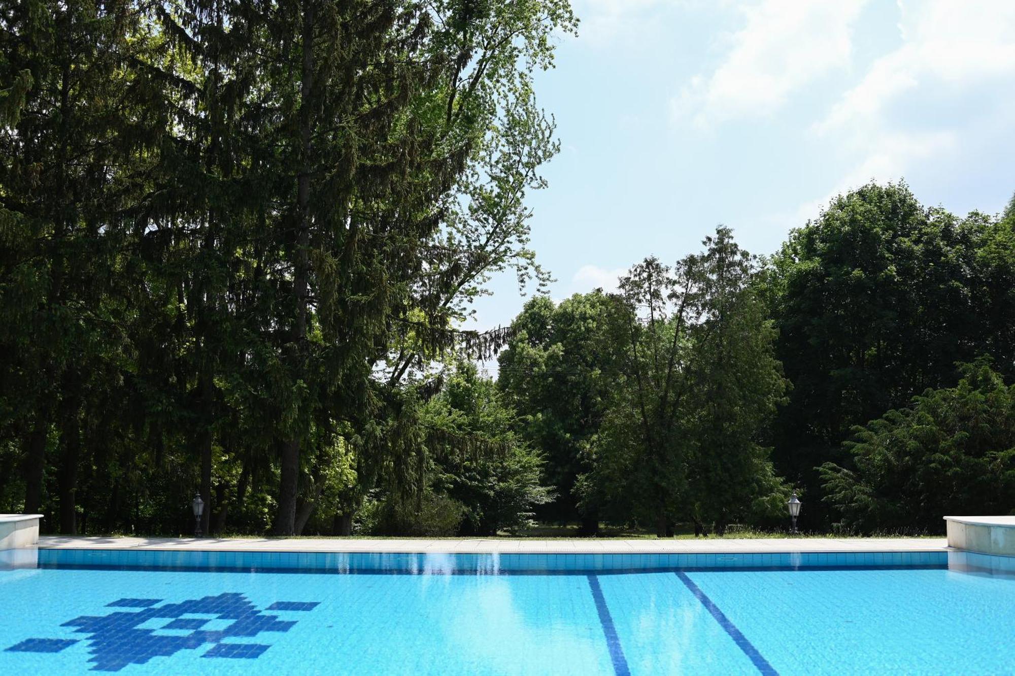 Castle Hotel Grof Degenfeld Superior Tarcal Bagian luar foto